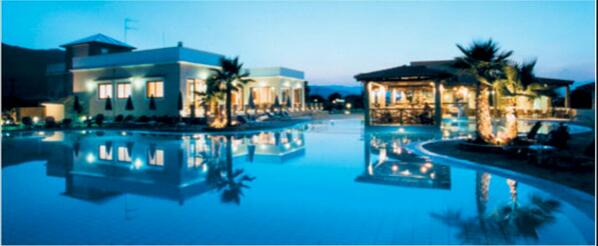 bennfitz's tweet photo. September needs to hurry 👌🌴 @kirstyclarke44 http://t.co/kClY6WvQtu