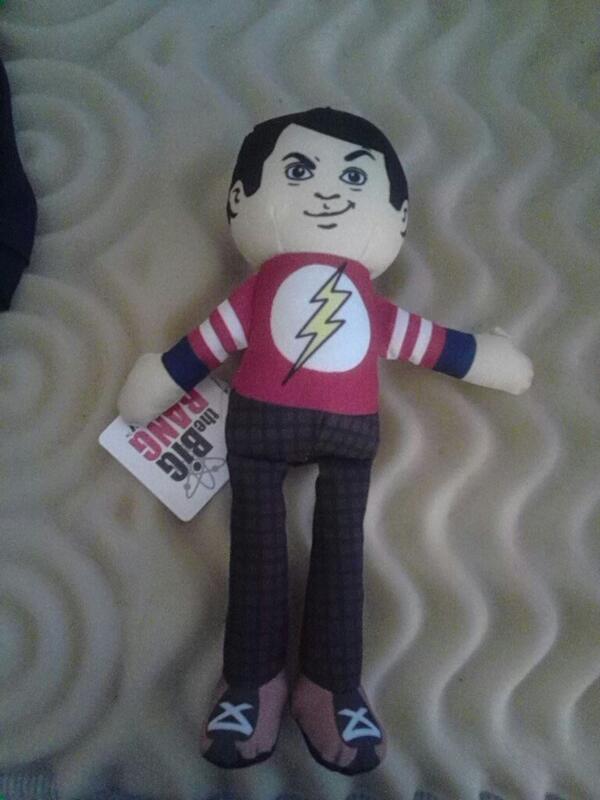 Single0524's tweet photo. Got this for my 3 year old for her birthday, she loves #thebigbangtheory http://t.co/5g5ogi6xbz