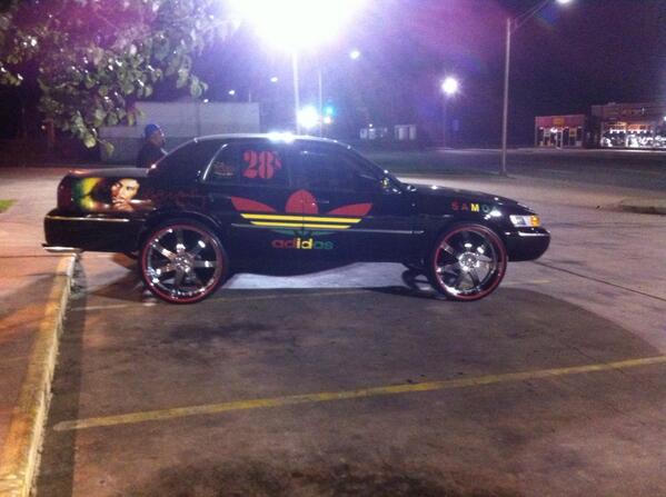 Tone3B's tweet image. Shutting on em n da bob Marley Adidas joint #2kold #2clean