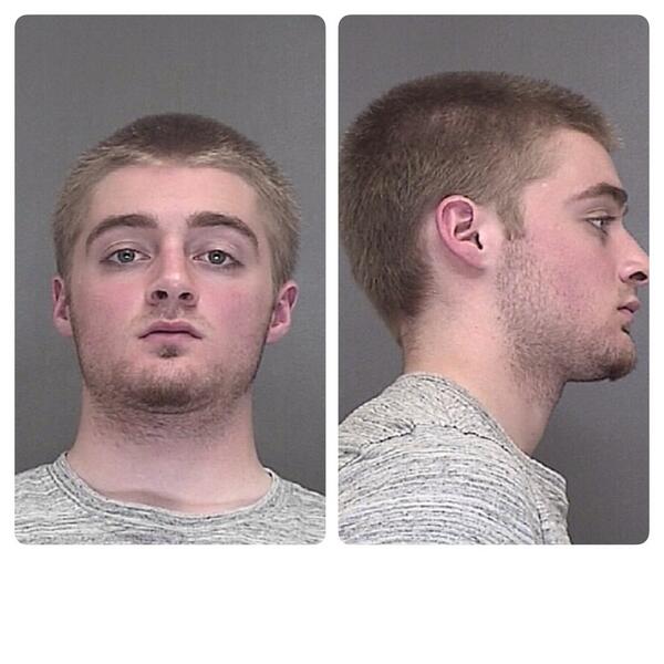TRawTheRulerr's tweet photo. Yo free my homie feez he innocent #FreeFeez http://t.co/wb5ArfNli2