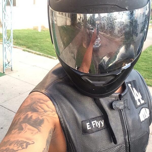 j_hnnyb_'s tweet image. Is it summer cuz I'm starting to go shirtless up in this bitch!!! #asylumryder #LAchapter #cali #caliweather #sum...