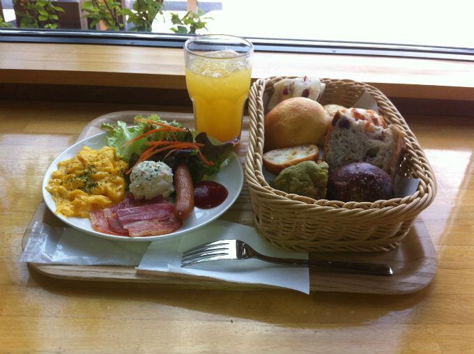 ハートブレッドアンティーク 公式 三重県四日市にある アンティークナチュラルベーカーリー では パン食べ放題のモーニングを始めました Http T Co Pbtbabjwyu Http T Co Zgxv0oocxz Twitter