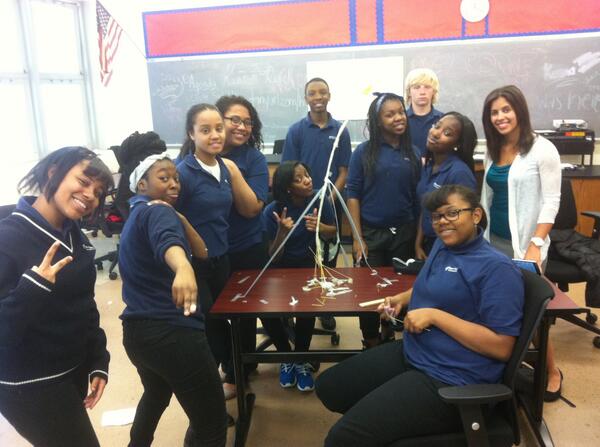MsCrespo26's tweet photo. Marshmallow competition! #teamcrespo #creative #winning @karissabaker4 @konytoanend @SmithLanee http://t.co/uouWUNoLGH
