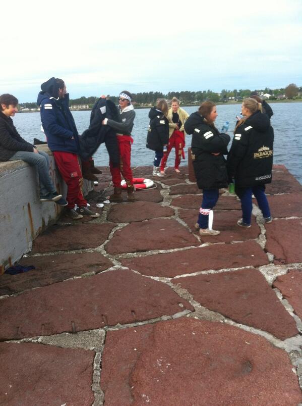 Rejentene's tweet photo. Ei litta badetur før skolen http://t.co/M3prrEspHQ
