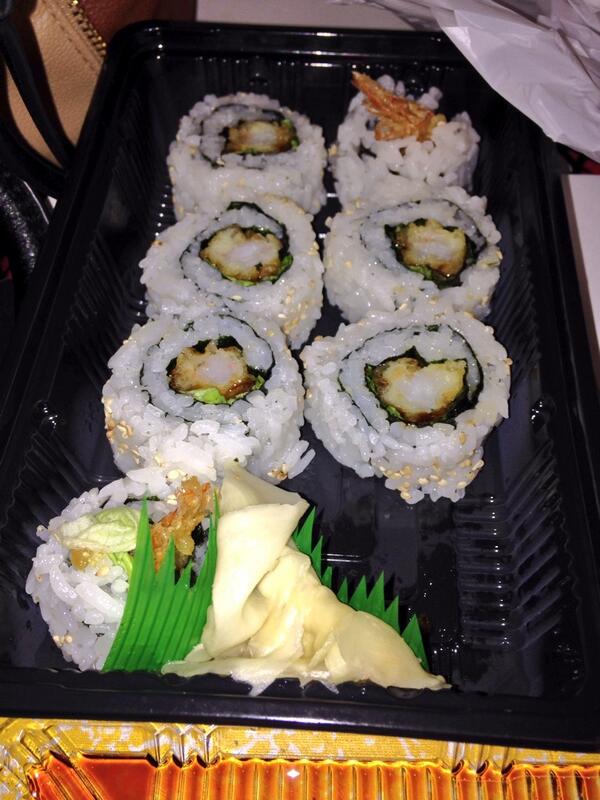 lovelysdaily's tweet image. @_jherble thanks for feeding me ☺️😘😋 #BestBoyfriendEver #workflow #8hrshift