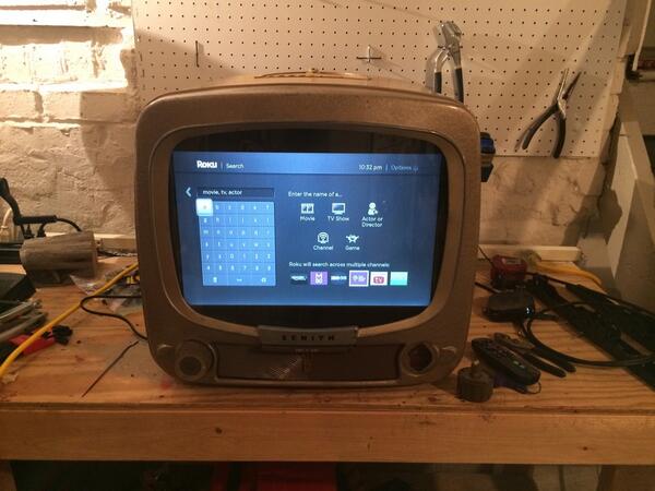 GridSoundScreen's tweet image. Breathing new 1080p life into a 50s Zenith TV cabinet with a custom LCD!