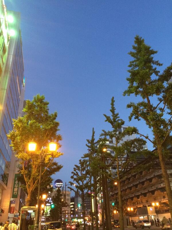 karaoke703's tweet photo. 夜のはじめ http://t.co/SoQuPIhNY2