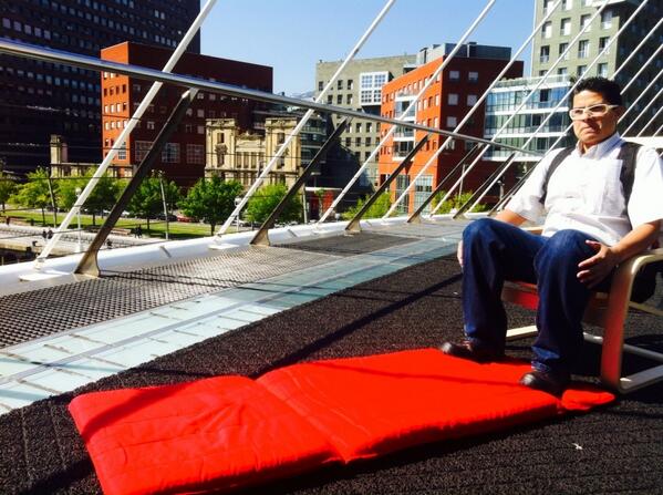 #ChallengeYourChair Major of Bilbao for a minute. Dreaming the city.