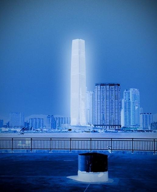 небоскребы шэньчжэнь. светящиеся небоскребы. гонконг небоскребы ночью. здания москоу сити ночью. вид ночного города.