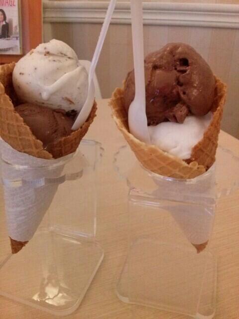 Chhhanyeol's tweet photo. @jieuwna special for you (?) Nih satu2 yak jangan rebutan(?) :* #HappyJieunDay http://t.co/JgtyBMKYI9