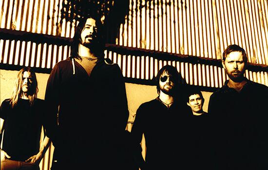 RollingStoneita's tweet photo. Foo Fighters, è ufficiale: il nuovo album in autunno! Leggete qui: http://t.co/xaIBzy9dcn @foofighters http://t.co/7SMsUfSuD7