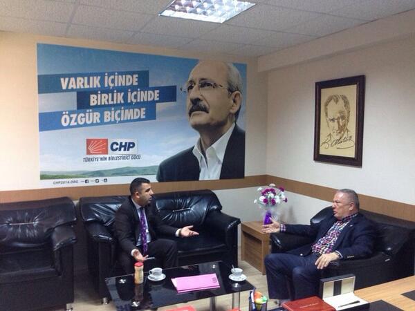 Çatalca Kızılay Derneği başkanı Sn.Gürkan Çakmakyapan,ilçe başkanımız Sn.Abdullah Aslan'ı makamında ziyaret etti.