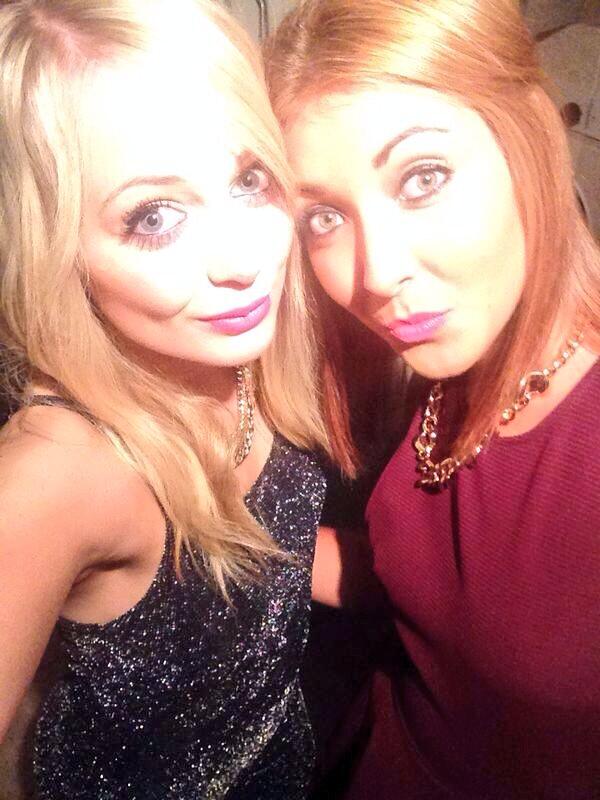 leanna_stutts17's tweet image. Happy Birthday @Larissaaaajones I hope you have an amazing day girlie....love you loads and bring on tomorrow 😘👸🎁🎈🎉