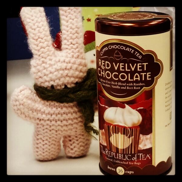 Kurious_Lapin's tweet photo. #Kurious_Lapin loves this #red_velvet #chocolate #tea #omnomnom~~ http://t.co/nK3FjnKJFa