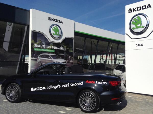 Ludieke manier van onze #Audi collega's met gelukwensen voor onze nieuwe  #SKODA showroom in #Doetinchem. Dankjewel!