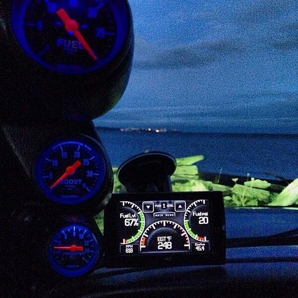 EdgeProducts's tweet photo. Nice set of lights in @Kelseylaw94's rig #EdgeDailyGrind http://t.co/NbgvN90qv5