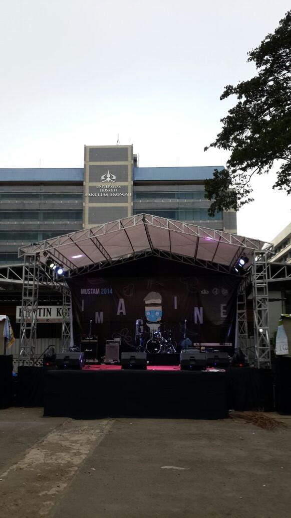 This is the stage of Mustam 2014. Are you ready for tonight??