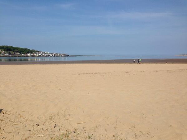 DevonTableware's tweet image. Enjoying the lovely local scenery out on the road today #instow 😊☀️☀️