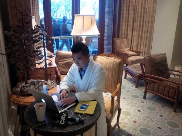 DinaPugliese's tweet image. Yes please! @winstonsih @bttoronto @jwmuskoka working in his lovely country office #BTonTheRoad