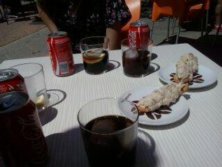 MariConsu93's tweet photo. así sí se termina bien un viernes :) @HelenarpRubio @albasb1 y @Paolahv18 :) http://t.co/FsrMYCDWq0