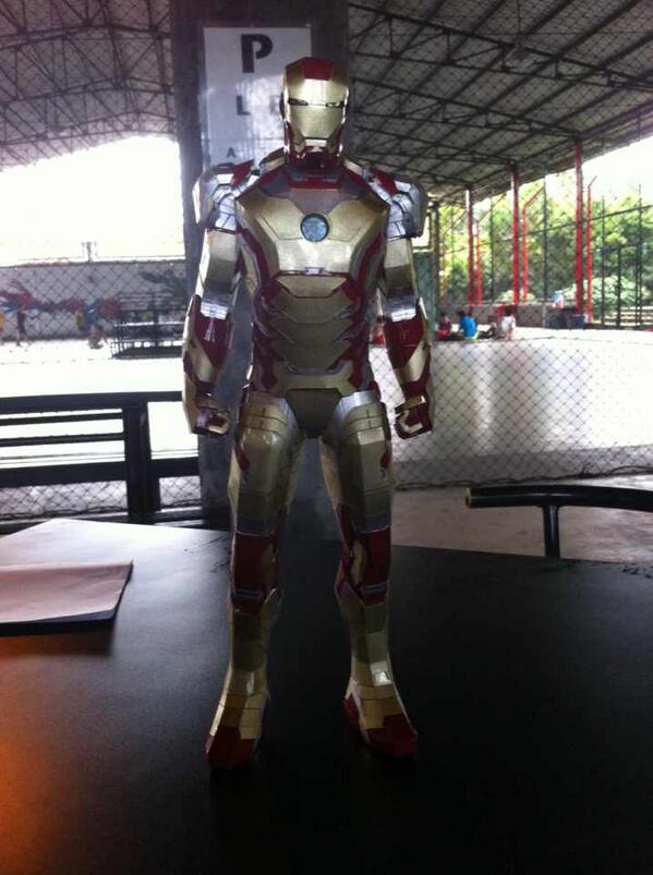 "Replika ini sendiri butuh 30 art paper u/ merangkainya jadi satu robot" - <a href="/Mgs_Jamil/">pempeksepeda</a> <a href="/peripalembang/">Peri Palembang</a> #PlayCommunity