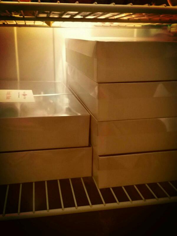 mimiscakepops's tweet image. I need another refrigerator just for my POPS! #bakersproblems #followme