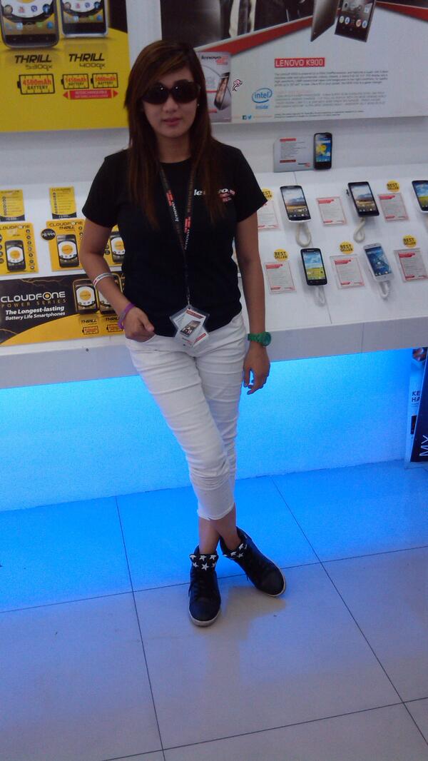 iamsupermish's tweet photo. ,,"petix mode",
#walangCusto
#Lenovo http://t.co/oObwxmZsPa