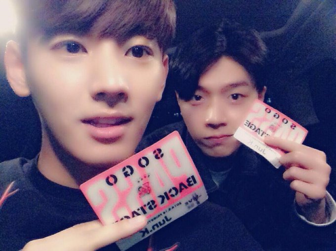 BnwhA_DIgAAWHXk.jpg:small