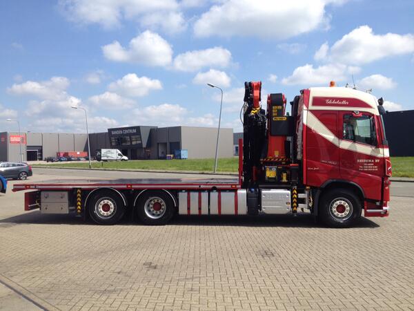 vbtrailerbouw's tweet photo. Samen met @nijwagroep is vandaag deze mooie Volvo FH  geleverd aan @Heidema_TenBoer. Heel veel succes! http://t.co/S6tbcyp8MY”