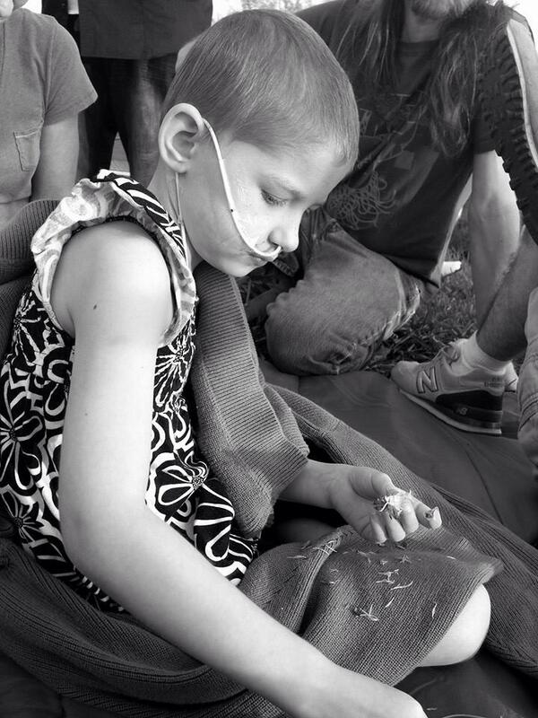 Believe4Riley's tweet photo. @justinbieber ur not far from Miley :) plz make #justinmeetmiley finally happen #pray4miley http://t.co/KHVa0KlY5h