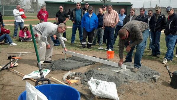 JasonJPick's tweet image. Major League Baseball Clinic: Construction &amp;amp; Maintenance with Murray Cook in Edmonton! #wcta #MLBturf