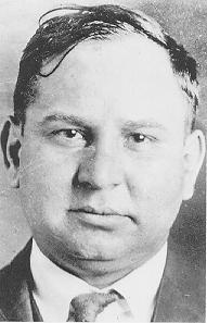 ট ইট র ギャング マフィアbot ジョー マッセリア 1879 1931 通称ジョー ザ ボス イタリアおよびアメリカ世紀初期のコーサ ノストラのボス 1903年 シチリアでの殺人容疑から逃亡する為にアメリカに移民し モレロ ギャング団の殺し屋となった