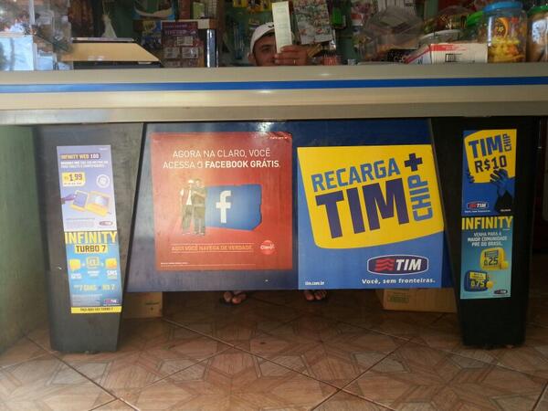 SIGMARRODRIGUES's tweet photo. Mercearia Deniz, dando de dez na concorrencia @rcdresch @jonathansarment @CleussoR @guleitesilva @cleitonquarelli http://t.co/aaxDlKJ3pv