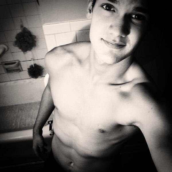 josnowww's tweet image. #toolpic #noshame #gettinfit