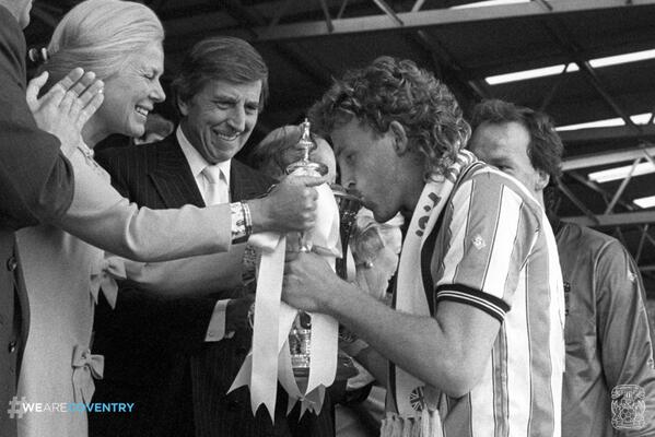 Coventry_City's tweet image. #OnThisDay in 1987, #skyblues captain Brian Kilcline is presented with the #FACup trophy by the Duchess of Kent #pusb