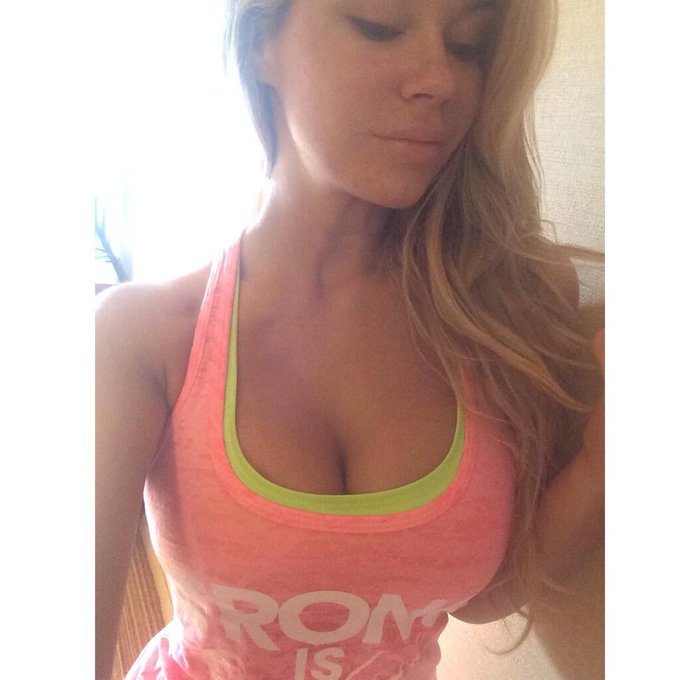 "Strong is sexy" coral tank from @shredzarmy ❤️ #Shredz ! Heading to shoot in Seattle. http://t.co/L<a class="tags" target="_blank" title="On Twitter" href="/?out=eyJ0eXAiOiJKV1QiLCJhbGciOiJIUzUxMiJ9.eyJpYXQiOjE3MTk4MjQwMjAsImlzcyI6InR3cG9ybnN0YXJzLmNvbSIsIm5iZiI6MTcxOTgyNDAyMCwiZXhwIjoxNzUxMzYwMDIwLCJyZWRpcmVjdF91cmwiOiJodHRwczovL3R3aXR0ZXIuY29tL3NocmVkemFybXkifQ.r3iG6vGBspGJtwAIy9my19Ve_-PgKoFBXJfAFV2k4h8YPVLPUfcSZcpHnJCgwFJZjhPMlFNT_QLcxvQbDI296Q">@shredzarmy</a><a href="/tag/shredz"class="tags"><span>#shredz</span></a>
