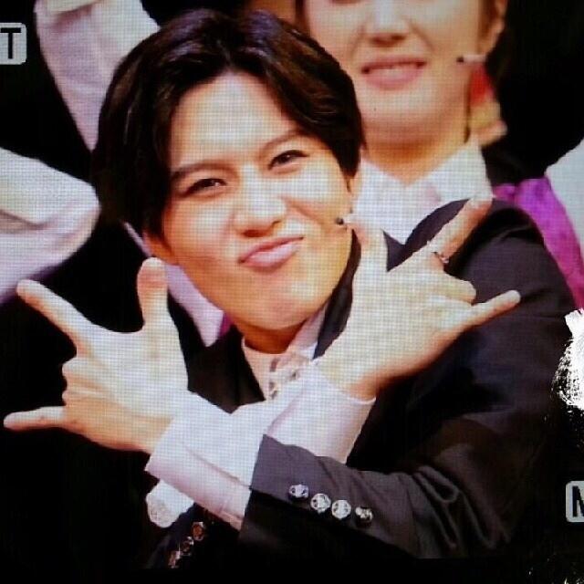 BnxEYT7IYAEiTj7.jpg:large