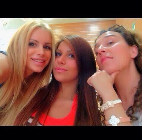 MiaCelliniOf's tweet photo. Fan a Milano!!❤️
#veronicagraf #fan #milano #gnappe❤️☺️ http://t.co/MAFbci5B3W