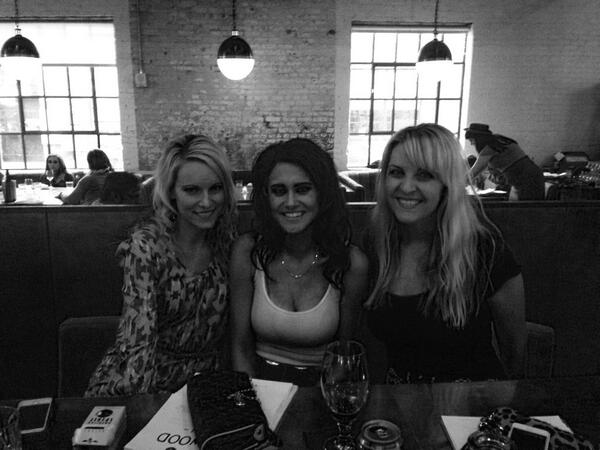 GraceAskew's tweet image. #tripletrouble with my #Nashville #sistuhs