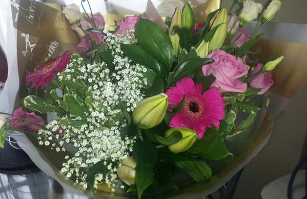 NykolukMaria's tweet photo. @iangray7 Was shocked to receive this amazing bouquet of flowers from the nicest customers #feelinghappy Thanks lads http://t.co/AmcaLJcZ9b