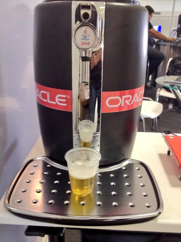 brunoborges's tweet image. The @java powered beer tap's ready. Twitter activated. #JavaFX, #Camel & #JavaEmbedded doing its work. #IoT #TDC2014