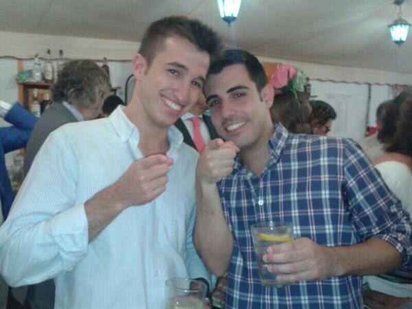 ale_b_f_'s tweet photo. Nos encanta una feria y..LO SABEIS!!@eiris_juan http://t.co/95IVPhHjol
