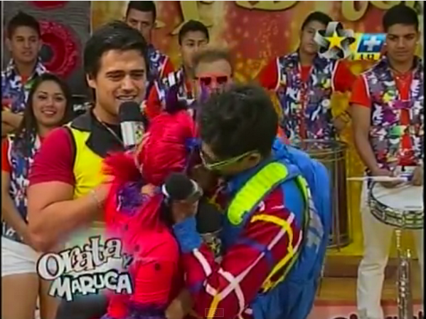 Snooby_Fan's tweet photo. Cuantas quisieran que ese beso fuera real *-* !!! ❤️😍 #Snooby http://t.co/0OzKhpfEWz