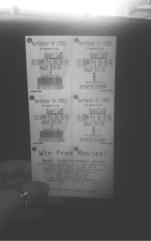 kaitlynrickey's tweet photo. ready for this tonight with @MrGarrettWard 🐲 #Godzilla3D http://t.co/QWZPbKRqHk