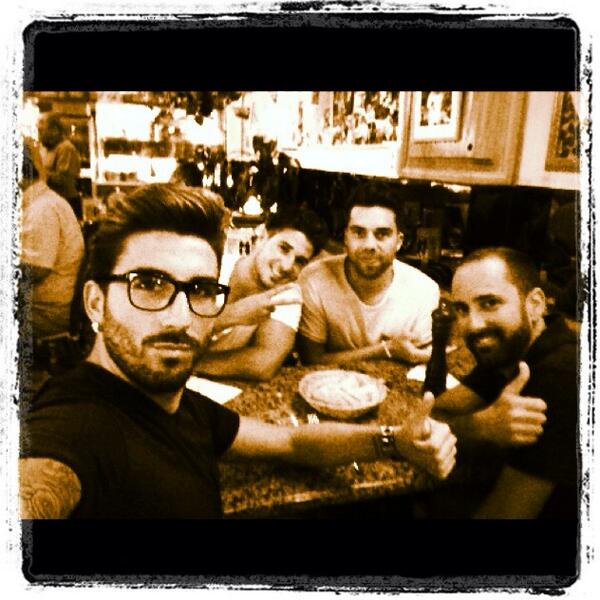 chicoflores's tweet photo. Llegaron refuerzos !!!
@josemillan027 @sebycohen ##Secue http://t.co/EC037Gjujc