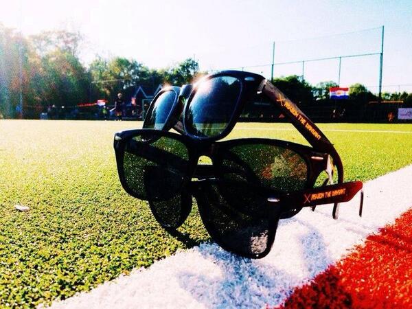 Bij aankoop van 2 #pitchers 1 gratis #sunglass ook voor €5 #tekoop <a href="/Asvion/">Asvion</a> #TD #18mei