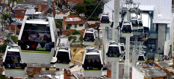 yuliuns's tweet photo. #FelizSabadoColombiaQuerida¿pueden hablarenlenguasloscristianos?http://t.co/YrdY0whndw @infopresidencia  @subecielo7 http://t.co/BRvkE077iA