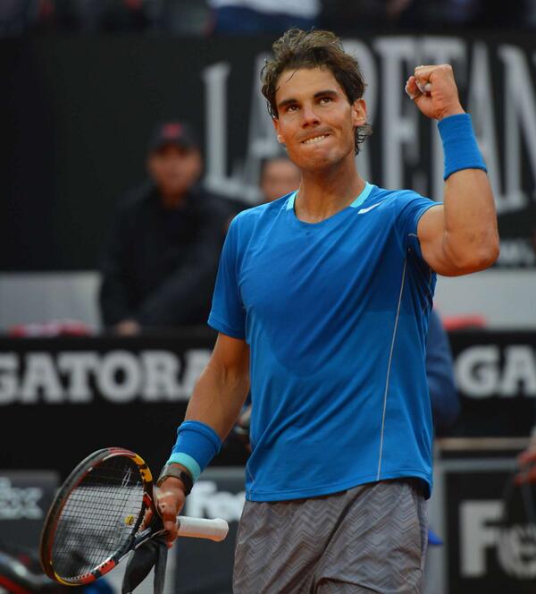 Rafaholics's tweet photo. Rafa #Nadal def Andy Murray 1/6 6/3 7/5 for a spot into the semi's! #VamosRafa http://t.co/PVAC91TrvW