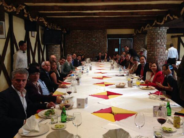 “<a href="/lopezdoriga/">Joaquín López-Dóriga</a>: Celebrando 20 en <a href="/Radio_Formula/">Grupo Fórmula</a> Gracias a ustedes. ” felicidades!!!👏👏👏👏