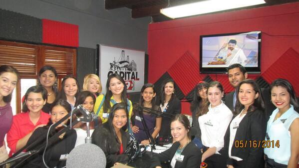 DiarioBild's tweet photo. Delegadas del centro de prensa en @999CapitalFM #CPrensaUGMAMUN #UGMAMUN2014 http://t.co/Cva11JDC9V